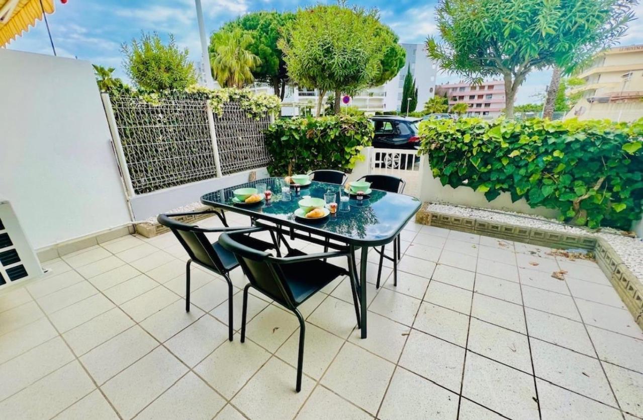 Apartment En Rdc Avec Terrasse Au Boucanet *
